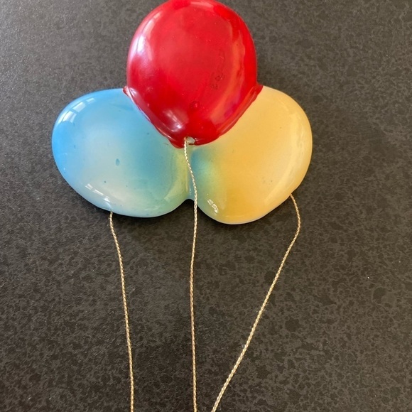 CLOWN in a Red Suit Holding Balloons Wall Decor Child’s Room Vintage Ceramic - Picture 5 of 8